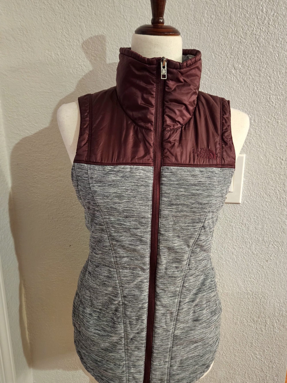 The North Face Women's Maroon & Heather Gray Quilted-Top Vest
